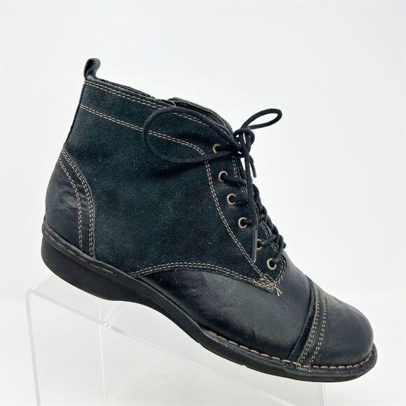 Clarks Women's Dark Navy Blue Lace-Up Ankle Boots Size 8 Combat Style - Picture 1 of 12